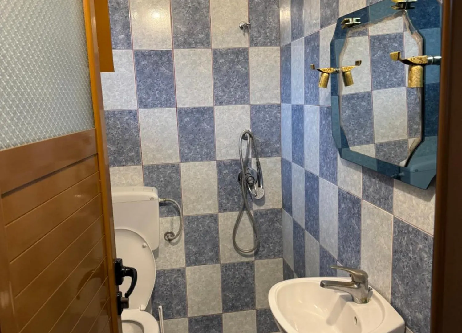 Πανσιόν Natyra Rooms Zverneci Αλβανία
