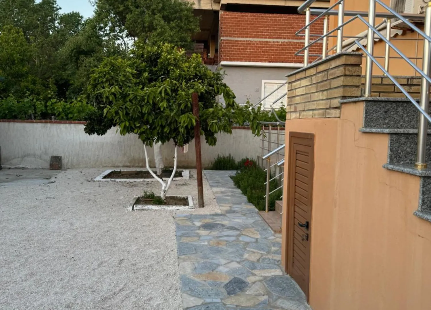 Πανσιόν Natyra Rooms Zverneci Αλβανία