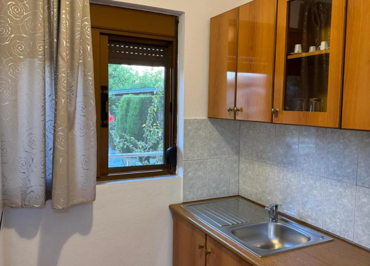 Natyra Rooms Zverneci 0*,  Αλβανία