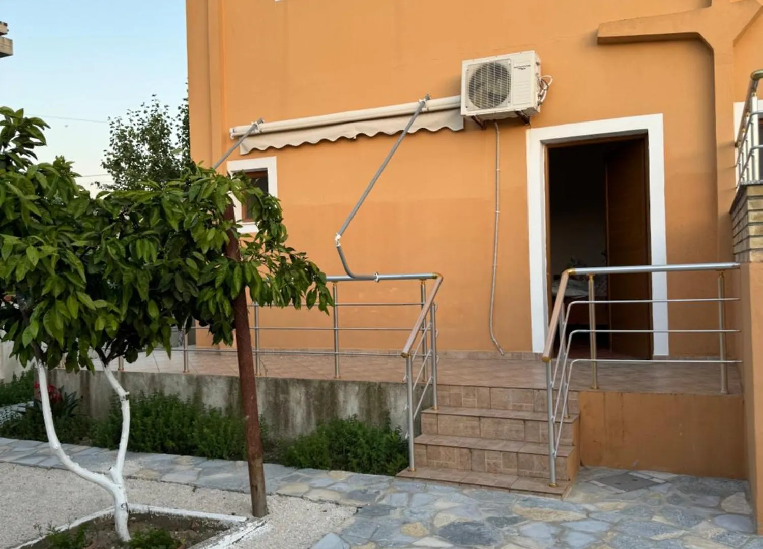 Natyra Rooms Zverneci Πανσιόν